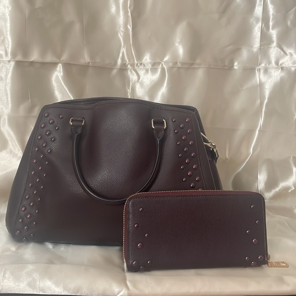 COACH SMALL STUDDED MARGO F35221 CARRYALL + WALLET CROSSGRAIN LEATHER WINE COLOR - Picture 2 of 5
